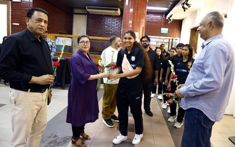 ইতিহাস গড়ে দেশে ফিরেছে নারী ফুটবল দল